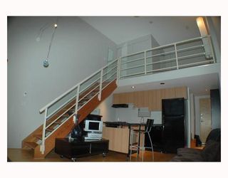 Photo 2: 713 933 SEYMOUR Street in Vancouver: Downtown VW Condo for sale in "THE SPOT" (Vancouver West)  : MLS®# V794826