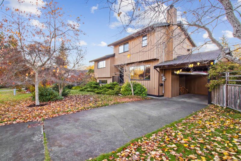 FEATURED LISTING: 117 Orchard Park Dr Comox