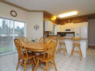 Photo 5: 201 2727 1st St in COURTENAY: CV Courtenay City Row/Townhouse for sale (Comox Valley)  : MLS®# 716740