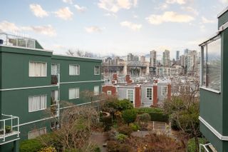Photo 19: 308 1530 MARINER Walk in Vancouver: False Creek Townhouse for sale in "Mariner Point" (Vancouver West)  : MLS®# R2637427