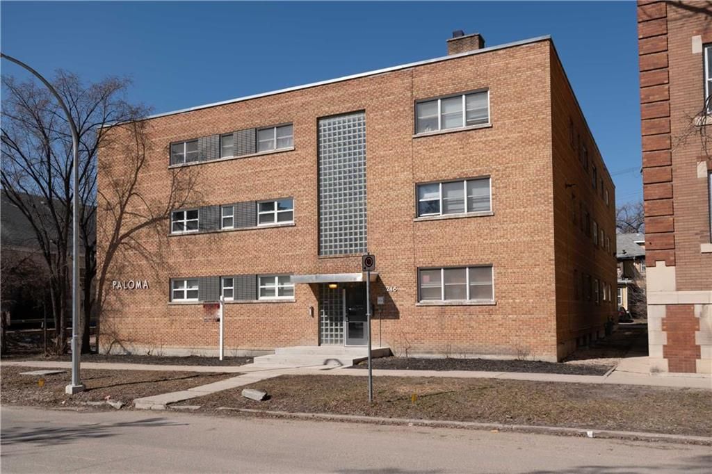 Main Photo: 10 - 246 Home Street in Winnipeg: Wolseley Multi-family for sale (5B)  : MLS®# 202310395
