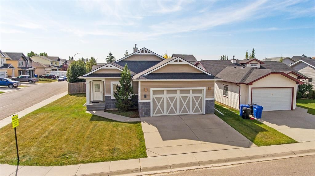Main Photo: 717 Stonehaven Drive: Carstairs Detached for sale : MLS®# A1030749