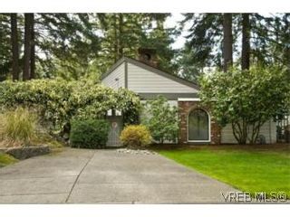 Photo 2:  in VICTORIA: SE Broadmead House for sale (Saanich East)  : MLS®# 528938