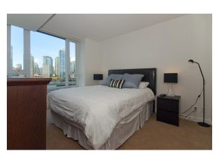 Photo 8: 706 918 COOPERAGE Way in Vancouver: False Creek North Condo for sale in "MARINER" (Vancouver West)  : MLS®# V862033