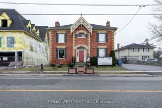 Main Photo: 62 Queen Street S in Mississauga: Streetsville Property for sale : MLS®# W8132270