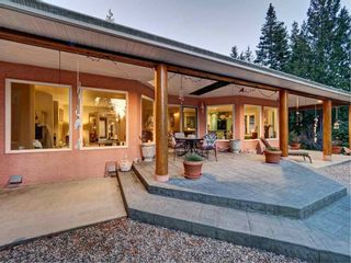 Photo 3: 899 JOE Road: Roberts Creek House for sale (Sunshine Coast)  : MLS®# R2390227