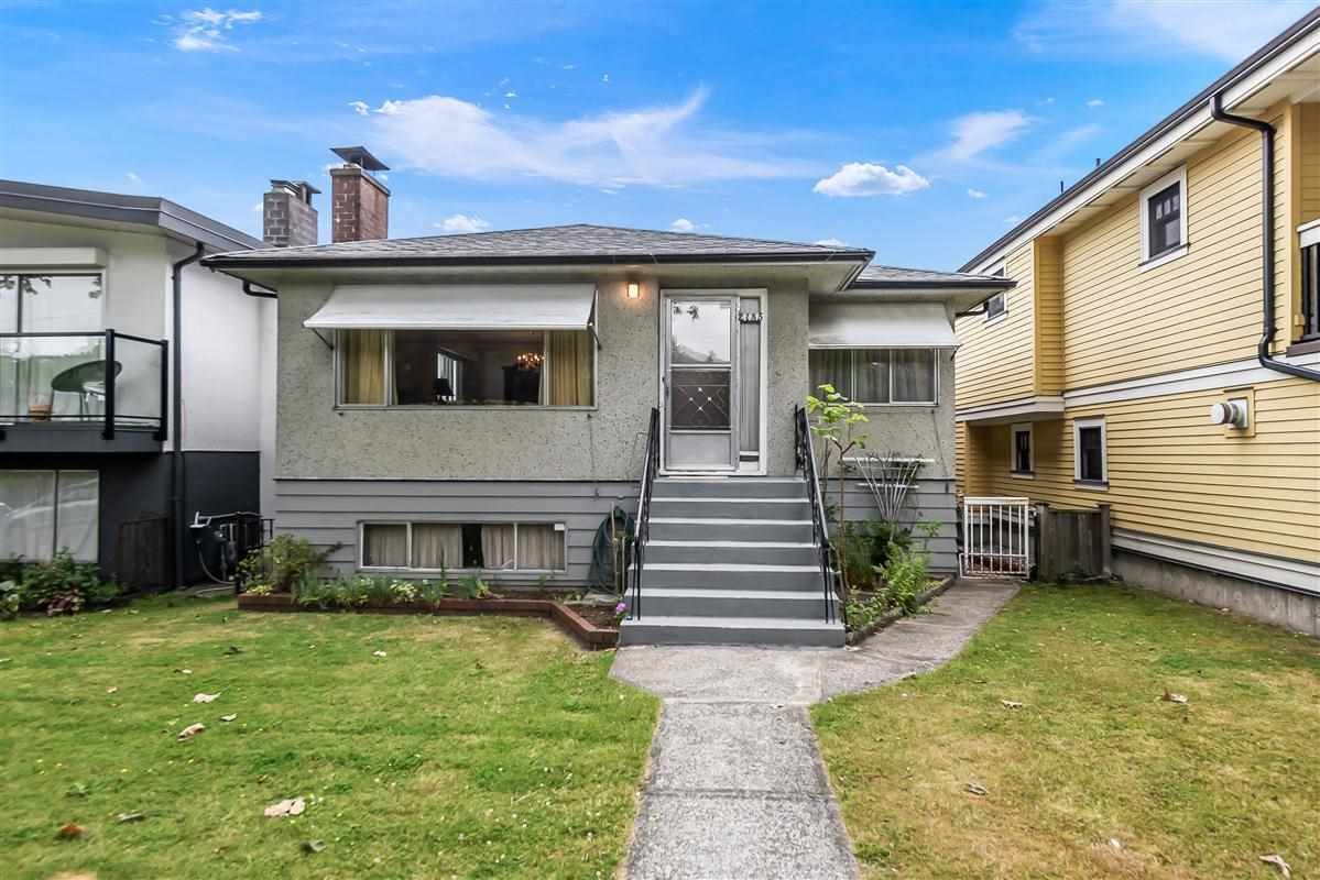 Main Photo: 2135 E 2ND Avenue in Vancouver: Grandview Woodland House for sale (Vancouver East)  : MLS®# R2385664