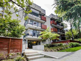 Photo 2: 110 2142 CAROLINA Street in Vancouver: Mount Pleasant VE Condo for sale (Vancouver East)  : MLS®# R2460537