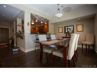 Photo 3: 402 635 Brookside Rd in VICTORIA: Co Latoria Condo for sale (Colwood)  : MLS®# 631237