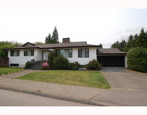 Main Photo: 2033 Cedar Village Crescent in North Vancouver: Westlynn House for sale : MLS®# V771921