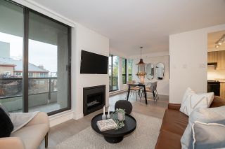 Photo 3: 302 505 LONSDALE Avenue in North Vancouver: Lower Lonsdale Condo for sale in "LA PREMIERE" : MLS®# R2736404
