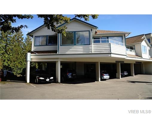 Photo 2: Photos: 202 7115 West Saanich Rd in BRENTWOOD BAY: CS Brentwood Bay Condo for sale (Central Saanich)  : MLS®# 743989