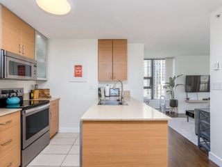 Photo 9: 1101 928 HOMER Street in Vancouver: Yaletown Condo for sale in "YALETOWN PARK 1" (Vancouver West)  : MLS®# R2872392