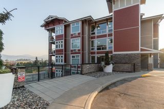 Photo 3: 311 2242 WHATCOM Road in Abbotsford: Abbotsford East Condo for sale : MLS®# R2731791