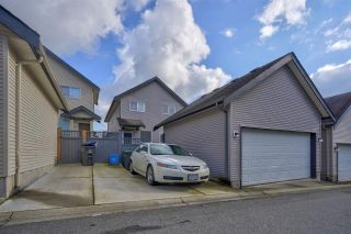 Photo 18: 6517 193A Street in Surrey: Clayton House for sale in "Hampton @ Copper Creek" (Cloverdale)  : MLS®# R2437360