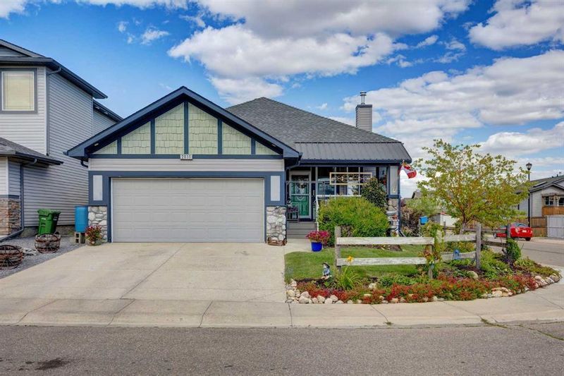 FEATURED LISTING: 2038 Luxstone Link Southwest Airdrie