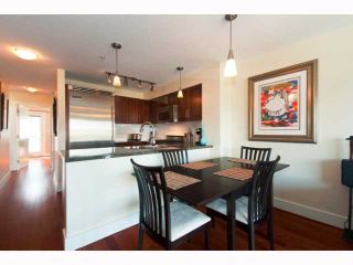 Photo 3: 221 676 W 6TH Avenue in Vancouver: Fairview VW Townhouse for sale in "BOHEMIA" (Vancouver West)  : MLS®# V817357
