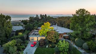 Main Photo: 2999 Beach Dr in Oak Bay: OB Uplands House for sale : MLS®# 960862
