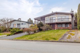 Photo 4: 4839 HARKEN Drive in Burnaby: Forest Glen BS House for sale (Burnaby South)  : MLS®# R2701858