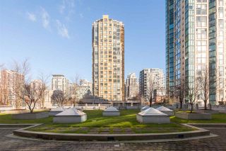 Photo 19: 2401 1238 RICHARDS Street in Vancouver: Yaletown Condo for sale in "METROPOLIS" (Vancouver West)  : MLS®# R2249261
