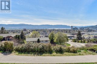 Photo 41: 892 Mount Royal Drive in Kelowna: House for sale : MLS®# 10312978