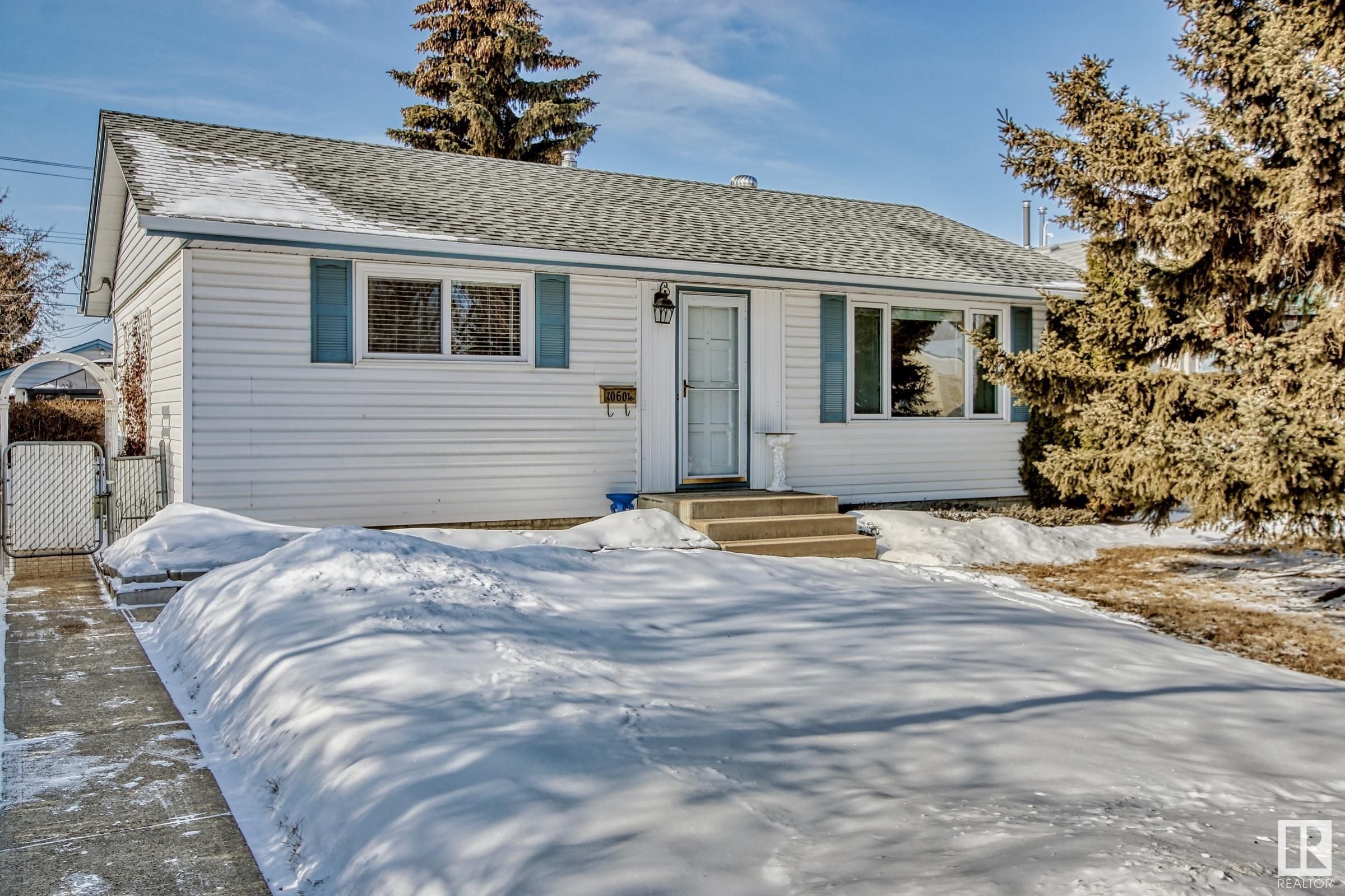 Main Photo: 10604 153 Street in Edmonton: Zone 21 House for sale : MLS®# E4330507