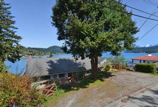 Photo 2: 392 SKYLINE Drive in Gibsons: Gibsons & Area House for sale (Sunshine Coast)  : MLS®# R2238412