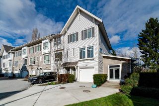 Photo 2: 23 1708 KING GEORGE Boulevard in Surrey: King George Corridor Townhouse for sale in "GEORGE" (South Surrey White Rock)  : MLS®# R2661835