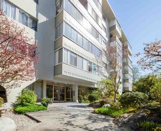Photo 19: 604 1425 ESQUIMALT Avenue in West Vancouver: Ambleside Condo for sale in "Oceanbrook" : MLS®# R2600784
