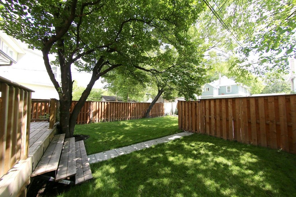 Photo 3: Photos: 453 Greenwood Place in Winnipeg: Wolseley Single Family Detached for sale (West Winnipeg)  : MLS®# 1516914
