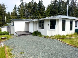 Photo 2: 15 5250 Beaver Harbour Rd in Port Hardy: NI Port Hardy Manufactured Home for sale (North Island)  : MLS®# 915256