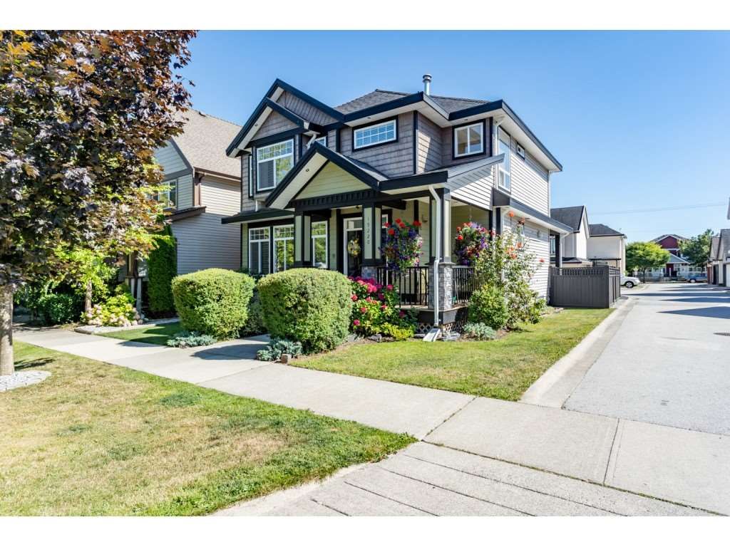 Main Photo: 19220 68A Avenue in Surrey: Clayton House for sale in "CLAYTON" (Cloverdale)  : MLS®# R2392302