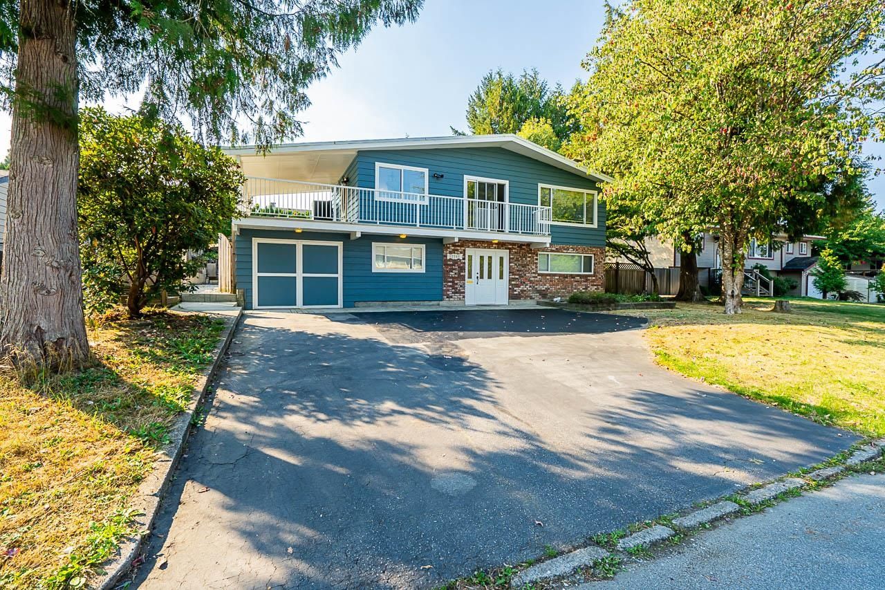 Main Photo: 22748 124 Avenue in Maple Ridge: East Central House for sale : MLS®# R2826172