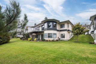 Photo 2: 7 4360 Emily Carr Dr in Saanich: SE Broadmead Row/Townhouse for sale (Saanich East)  : MLS®# 920927