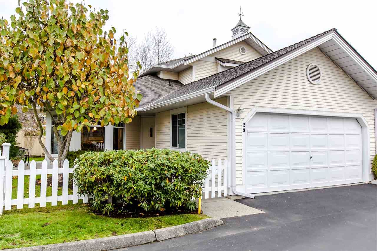 Main Photo: 29 21138 88 Avenue in Langley: Walnut Grove Townhouse for sale in "Spencer Green" : MLS®# R2013279