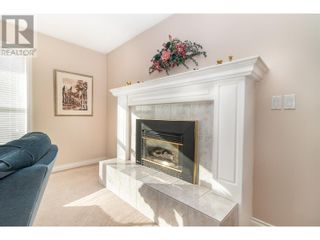 Photo 3: 1421 Lombardy Square in Kelowna: House for sale : MLS®# 10307272
