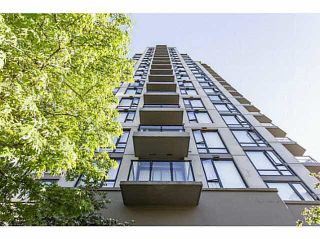 Photo 1: 1804 151 W 2ND Street in North Vancouver: Lower Lonsdale Condo for sale in "SKY" : MLS®# R2030955