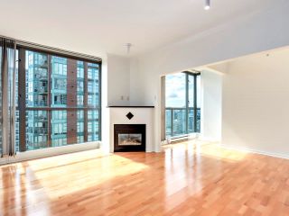 Photo 3: 2304 928 RICHARDS Street in Vancouver: Yaletown Condo for sale in "Yaletown" (Vancouver West)  : MLS®# R2880702