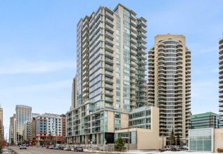 Photo 1: 1807 1025 5 Avenue SW in Calgary: Downtown West End Apartment for sale : MLS®# A2118014