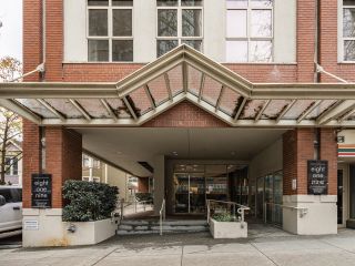Photo 2: 1308 819 HAMILTON Street in Vancouver: Downtown VW Condo for sale (Vancouver West)  : MLS®# R2863385