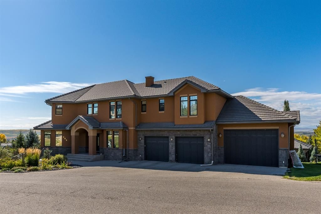 Main Photo: 246 Slopeview Drive SW in Calgary: Springbank Hill Detached for sale : MLS®# A1192597