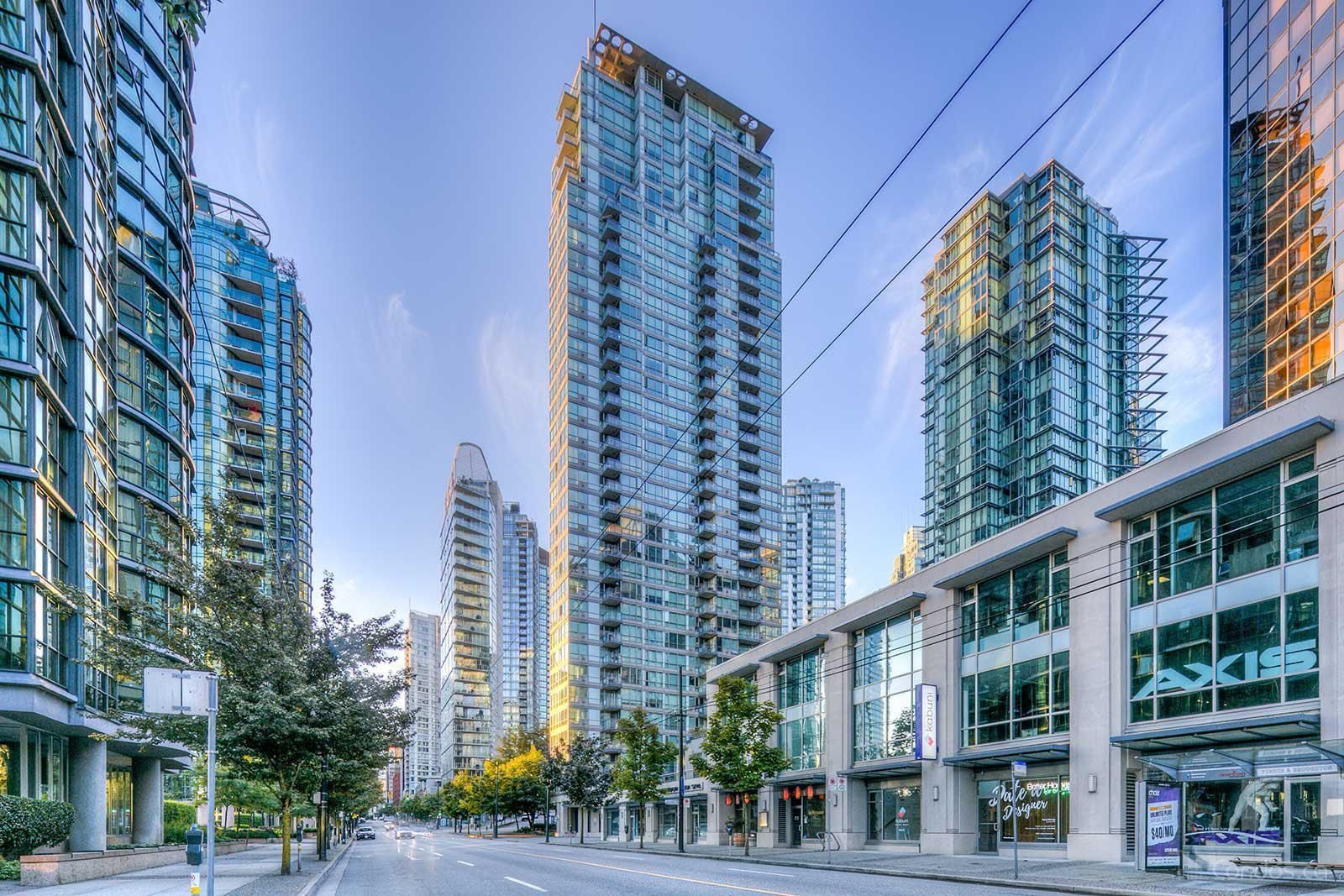 Main Photo: 1904 1328 W PENDER STREET in : Coal Harbour Condo for sale : MLS®# R2658882