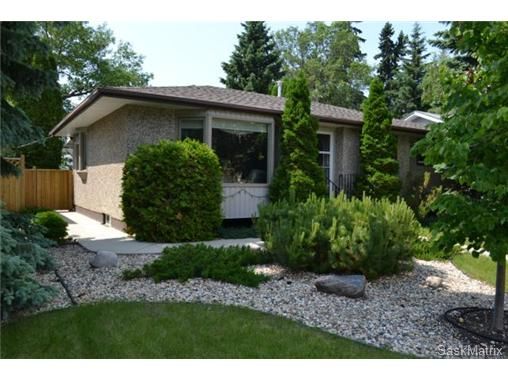 Main Photo: 1624 Sommerfeld Avenue in Saskatoon: Holliston Single Family Dwelling for sale (Saskatoon Area 02)  : MLS®# 504611