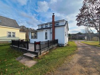 Photo 5: 2005 East Prince Street in Salmon River: 104-Truro / Bible Hill Residential for sale (Northern Region)  : MLS®# 202324377