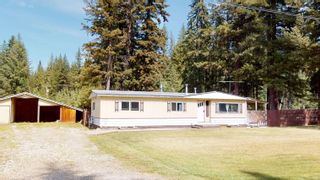 Photo 1: 289 TRASK Road in Quesnel: Quesnel - Town Manufactured Home for sale in "Old PG Highway" : MLS®# R2716447