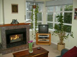 Photo 5: 107 669 W 7TH AV in Vancouver: Fairview VW Townhouse for sale in "THE IVYS" (Vancouver West)  : MLS®# V576301