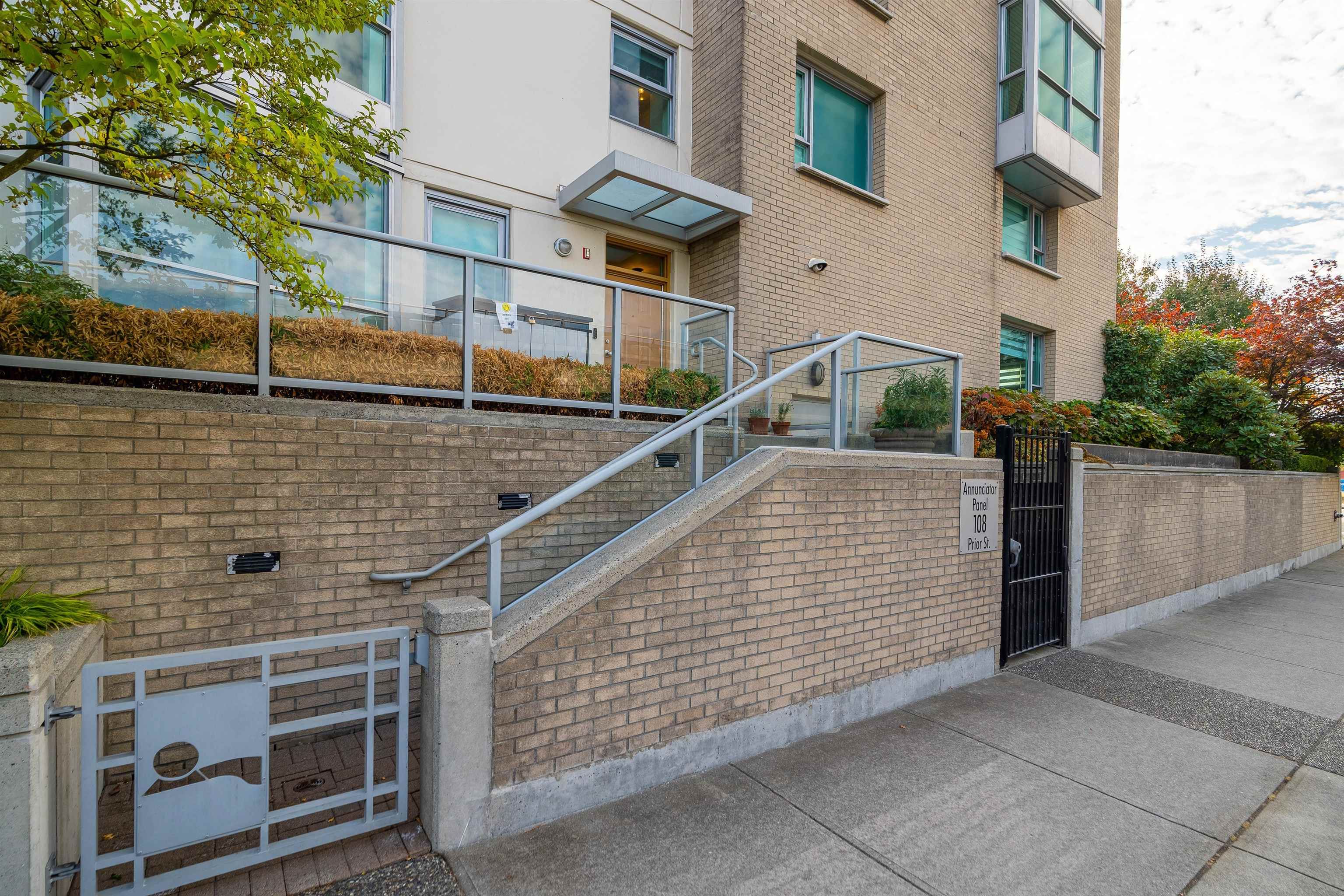 Main Photo: 110 PRIOR Street in Vancouver: Downtown VE Townhouse for sale in "Creekside" (Vancouver East)  : MLS®# R2733579