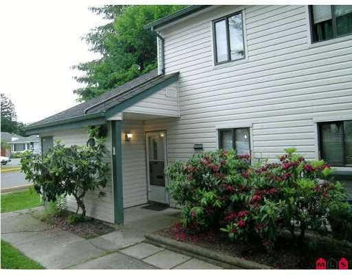 Main Photo: 1 6601 138TH Street in Surrey: East Newton Townhouse for sale in "Hyland Creek" : MLS®# F2715623