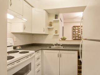 Photo 11: 102 1549 KITCHENER Street in Vancouver: Grandview VE Condo for sale in "DHARMA DIGS" (Vancouver East)  : MLS®# R2163912
