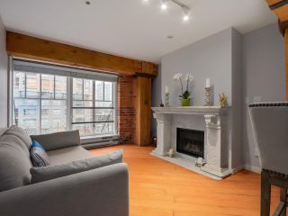 Photo 2: 309 1178 HAMILTON Street in Vancouver: Yaletown Condo for sale in "THE HAMILTON" (Vancouver West)  : MLS®# R2086797
